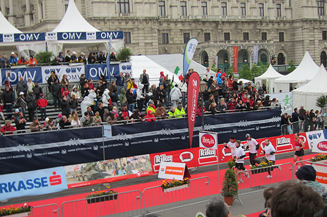 Team im Startbereich des Marathons 2012