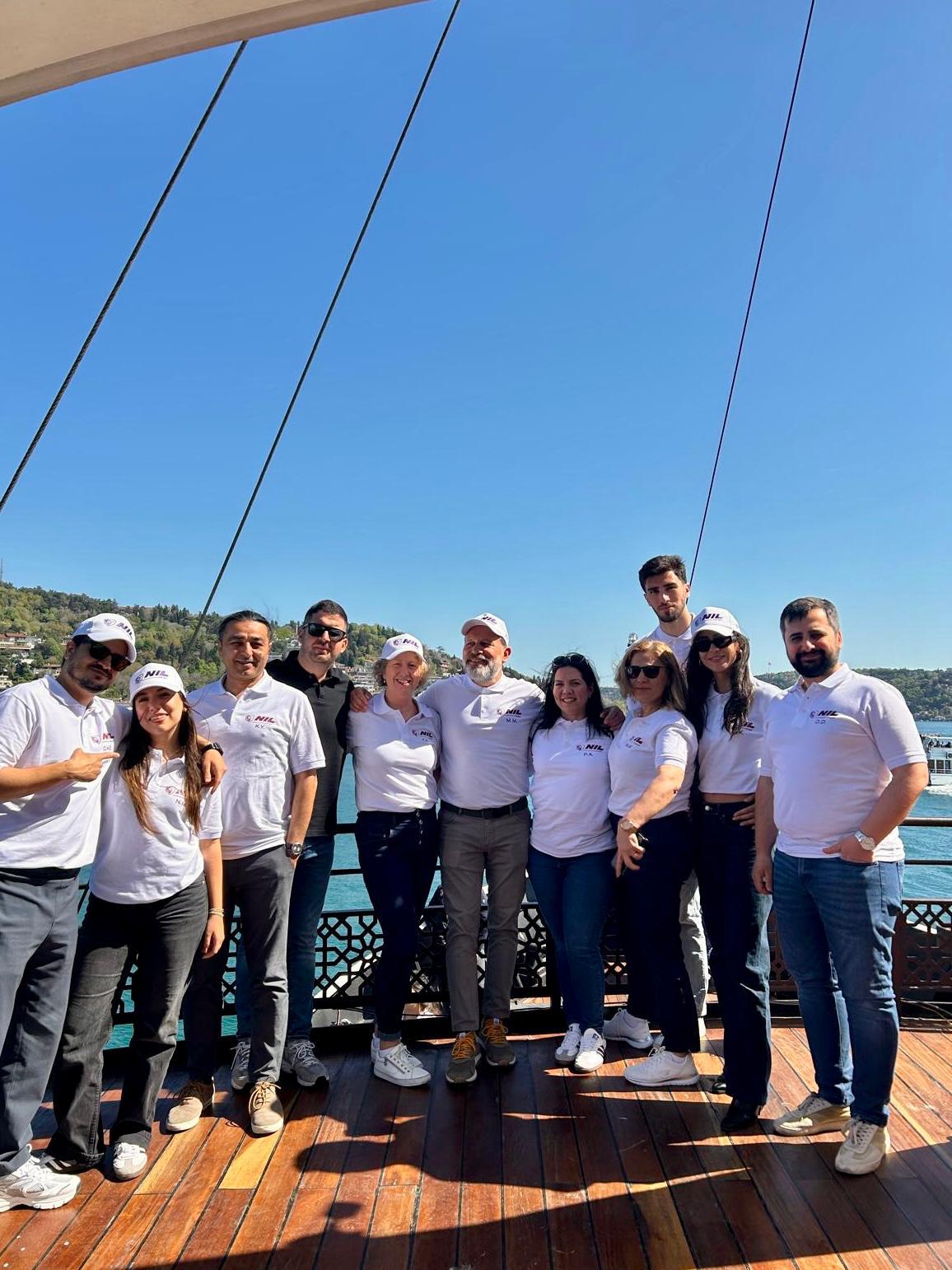 NILCARGO Team auf dem Bosporus in Istanbul
